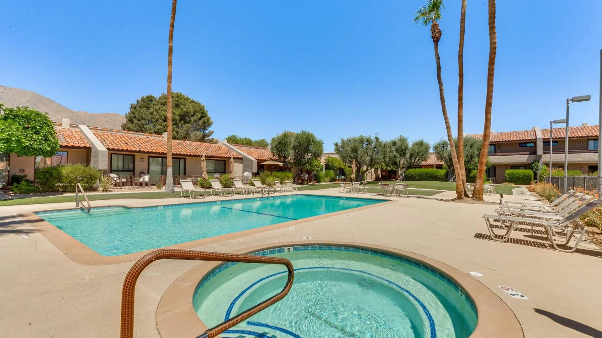 Palm Springs Gem Walk To Town, Private And Stylish Villa Palm Springs